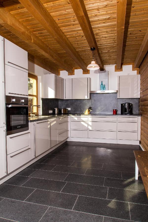 Chalet Am Bach Bad Birnbach Ruang foto